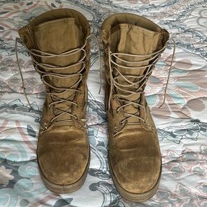 Belleville Size 10R Coyote Brown Combat Boots
